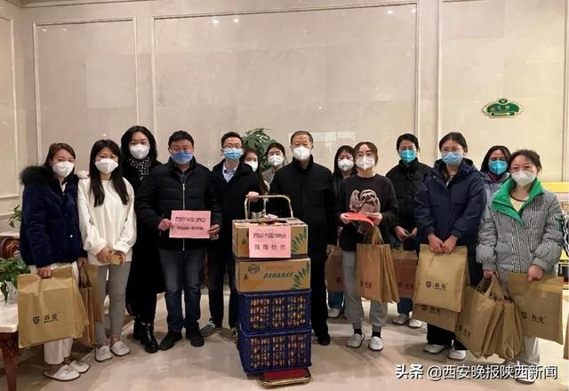 万众一心 抗击疫情 西安市靖边商会捐款捐物合力抗击疫情休闲区蓝鸢梦想 - Www.slyday.coM 万众一心 抗击疫情 西安市靖边商会捐款捐物合力抗击疫情休闲区蓝鸢梦想 - Www.slyday.coM