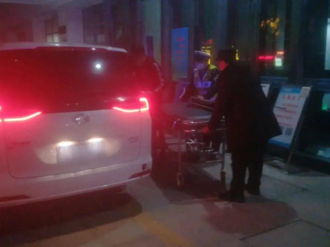 危险!16岁少年竟无证驾车上高速休闲区蓝鸢梦想 - Www.slyday.coM 危险!16岁少年竟无证驾车上高速休闲区蓝鸢梦想 - Www.slyday.coM