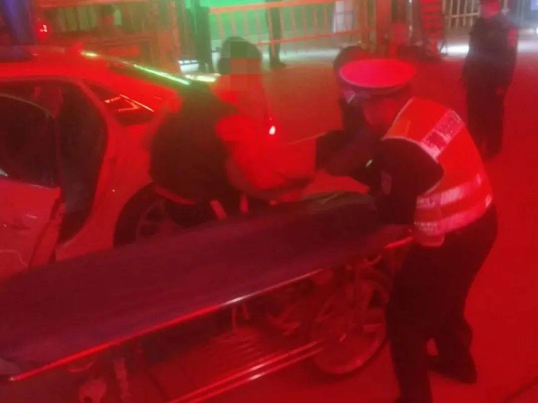 危险!16岁少年竟无证驾车上高速休闲区蓝鸢梦想 - Www.slyday.coM 危险!16岁少年竟无证驾车上高速休闲区蓝鸢梦想 - Www.slyday.coM