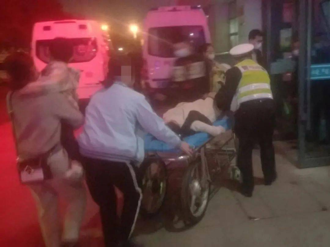 危险!16岁少年竟无证驾车上高速休闲区蓝鸢梦想 - Www.slyday.coM 危险!16岁少年竟无证驾车上高速休闲区蓝鸢梦想 - Www.slyday.coM