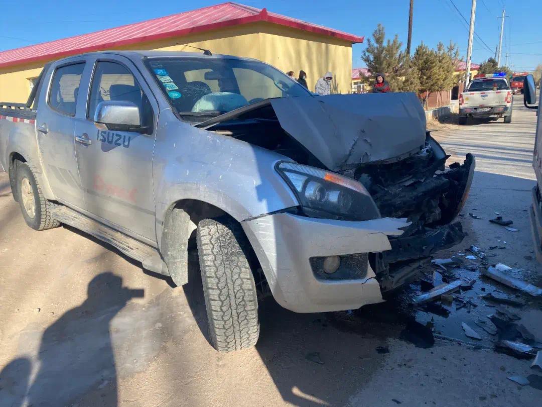 小小安全带 时时有保障 两车相撞人无碍休闲区蓝鸢梦想 - Www.slyday.coM 小小安全带 时时有保障 两车相撞人无碍休闲区蓝鸢梦想 - Www.slyday.coM