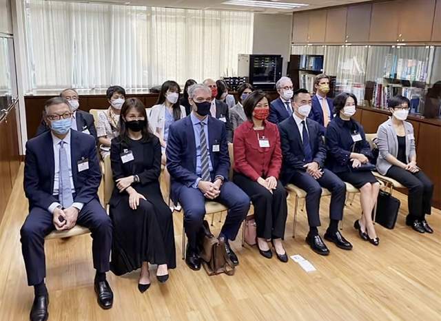 何超琼24岁访京照曝光!打扮时尚甜美,揭赌王家训:爱国爱港爱澳休闲区蓝鸢梦想 - Www.slyday.coM 何超琼24岁访京照曝光!打扮时尚甜美,揭赌王家训:爱国爱港爱澳休闲区蓝鸢梦想 - Www.slyday.coM