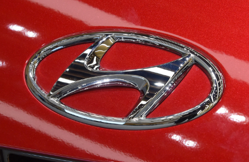 大空间合资家轿如何选?现代伊兰特对比丰田凌尚