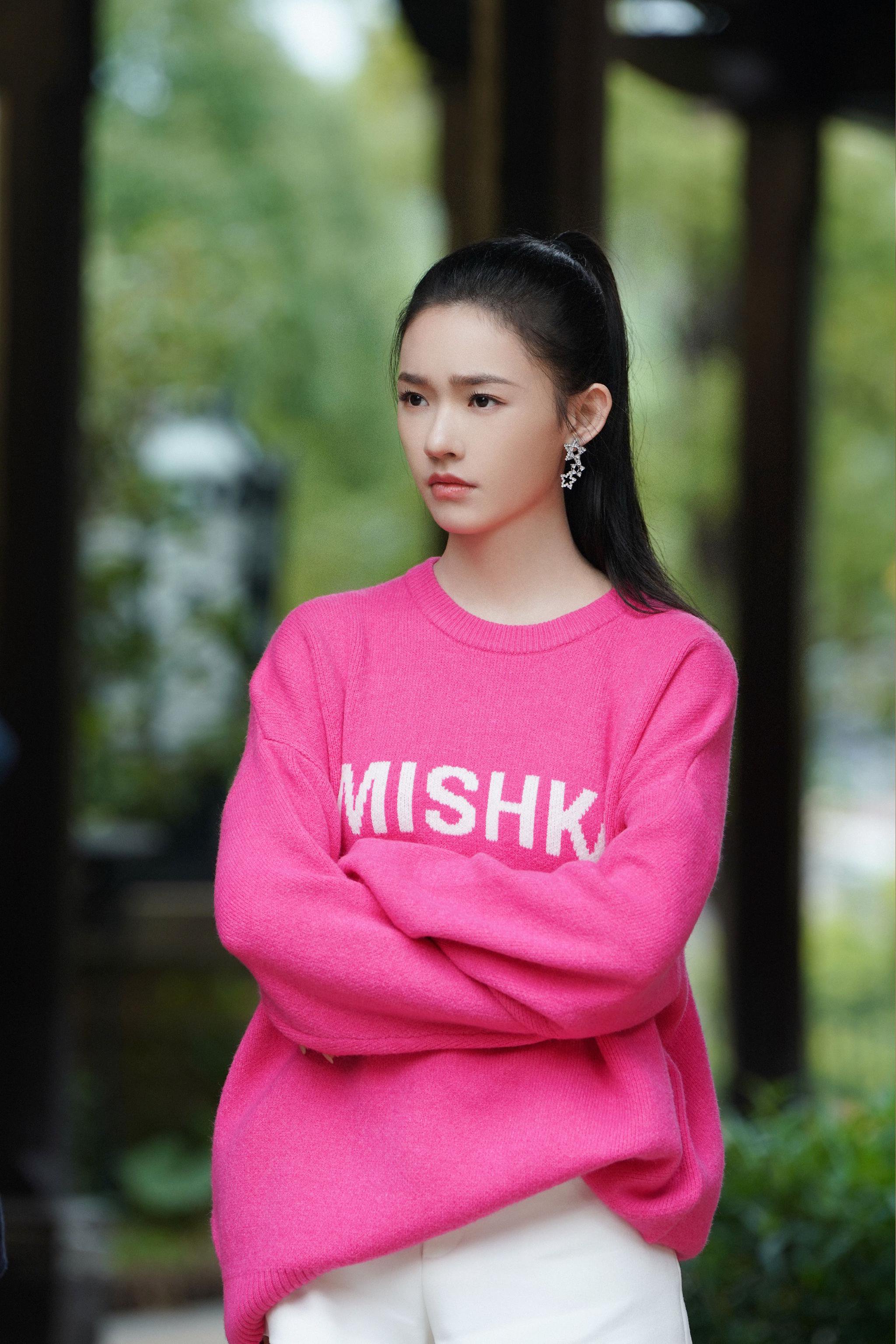 林允称创意世界无难题，新剧年少有为引关注