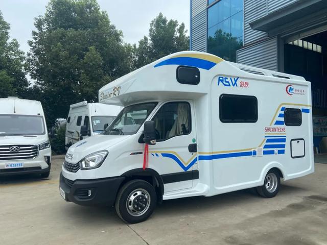 舒欣依维柯大额头C型 带KTV的6座房车 配置丰富 娱乐随行