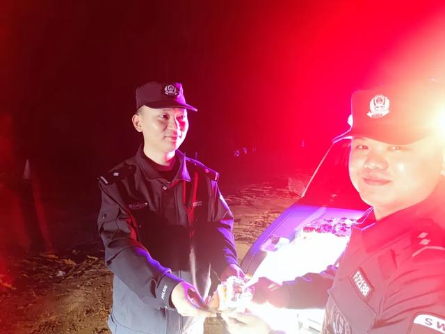 公安抗疫一线休闲区蓝鸢梦想 - Www.slyday.coM 公安抗疫一线休闲区蓝鸢梦想 - Www.slyday.coM