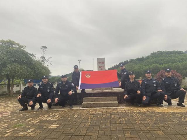 公安抗疫一线休闲区蓝鸢梦想 - Www.slyday.coM 公安抗疫一线休闲区蓝鸢梦想 - Www.slyday.coM