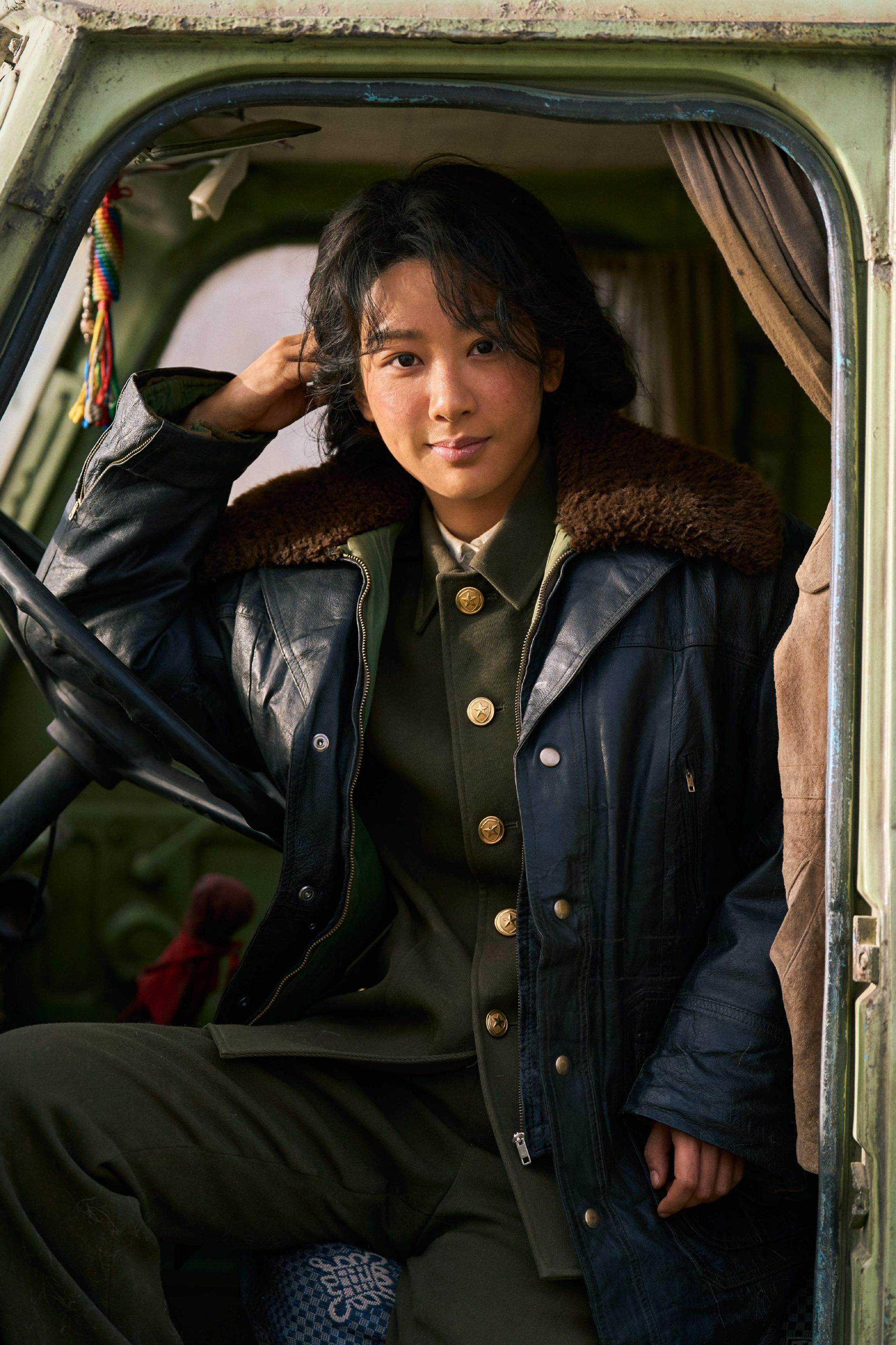 新年第一件事，和白菊@杨紫 一起笑着面对天地吧！