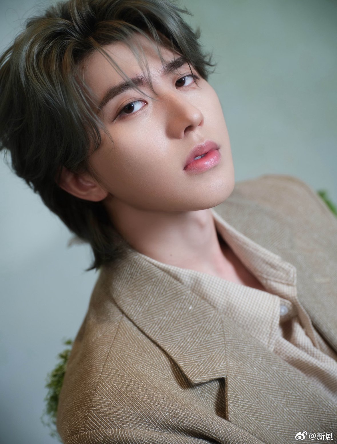 蔡徐坤概念宣传片曝光，建模脸颜值引热议