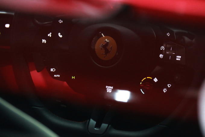 V6混动小排量的法拉利还是那个味吗?赛道试驾法拉利296 GTB超跑休闲区蓝鸢梦想 - Www.slyday.coM V6混动小排量的法拉利还是那个味吗?赛道试驾法拉利296 GTB超跑休闲区蓝鸢梦想 - Www.slyday.coM