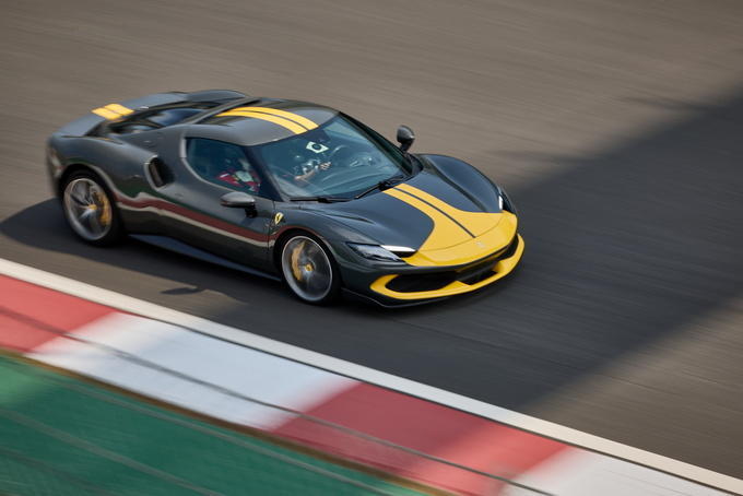 V6混动小排量的法拉利还是那个味吗?赛道试驾法拉利296 GTB超跑休闲区蓝鸢梦想 - Www.slyday.coM V6混动小排量的法拉利还是那个味吗?赛道试驾法拉利296 GTB超跑休闲区蓝鸢梦想 - Www.slyday.coM