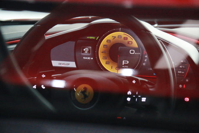 V6混动小排量的法拉利还是那个味吗?赛道试驾法拉利296 GTB超跑休闲区蓝鸢梦想 - Www.slyday.coM V6混动小排量的法拉利还是那个味吗?赛道试驾法拉利296 GTB超跑休闲区蓝鸢梦想 - Www.slyday.coM