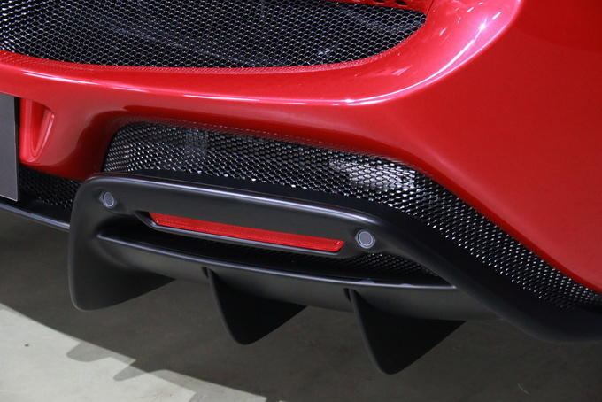 V6混动小排量的法拉利还是那个味吗?赛道试驾法拉利296 GTB超跑休闲区蓝鸢梦想 - Www.slyday.coM V6混动小排量的法拉利还是那个味吗?赛道试驾法拉利296 GTB超跑休闲区蓝鸢梦想 - Www.slyday.coM