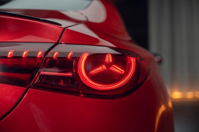 全新奔驰CLA全球首发 亮相上海车展展现智能科技