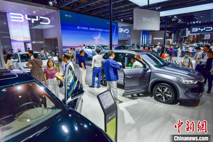 2023海南金秋车展开幕 新能源汽车受消费者青睐