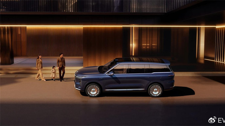 智己LS9预售33.69万元起，产品力与价格均精准卡位大六座SUV市场