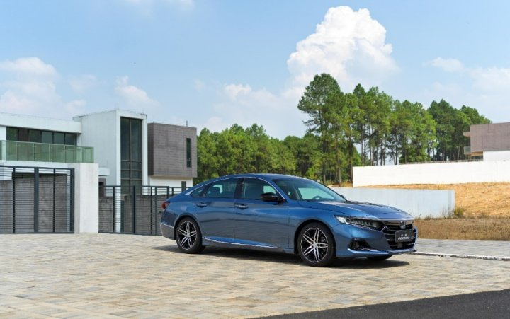 B级也内卷!红旗H5对比广汽本田雅阁,谁性价比更高?