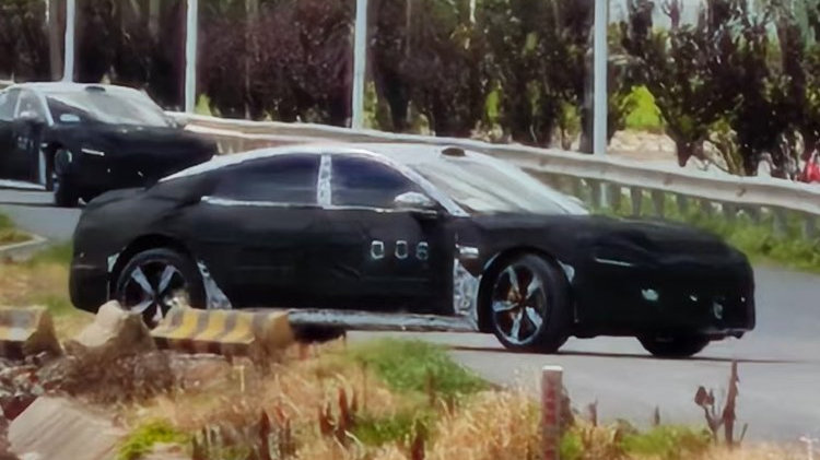 长度比肩奔驰S级？小米新轿车谍照曝光，会是新SU7吗