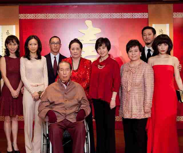 何超琼24岁访京照曝光!打扮时尚甜美,揭赌王家训:爱国爱港爱澳休闲区蓝鸢梦想 - Www.slyday.coM 何超琼24岁访京照曝光!打扮时尚甜美,揭赌王家训:爱国爱港爱澳休闲区蓝鸢梦想 - Www.slyday.coM