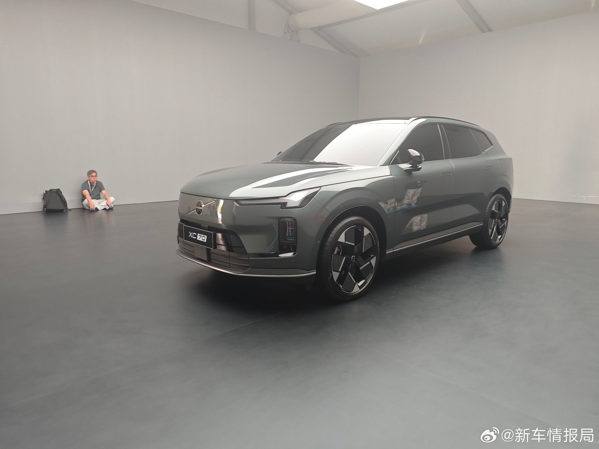 沃尔沃XC70亮相,插混SUV纯电续航超200公里