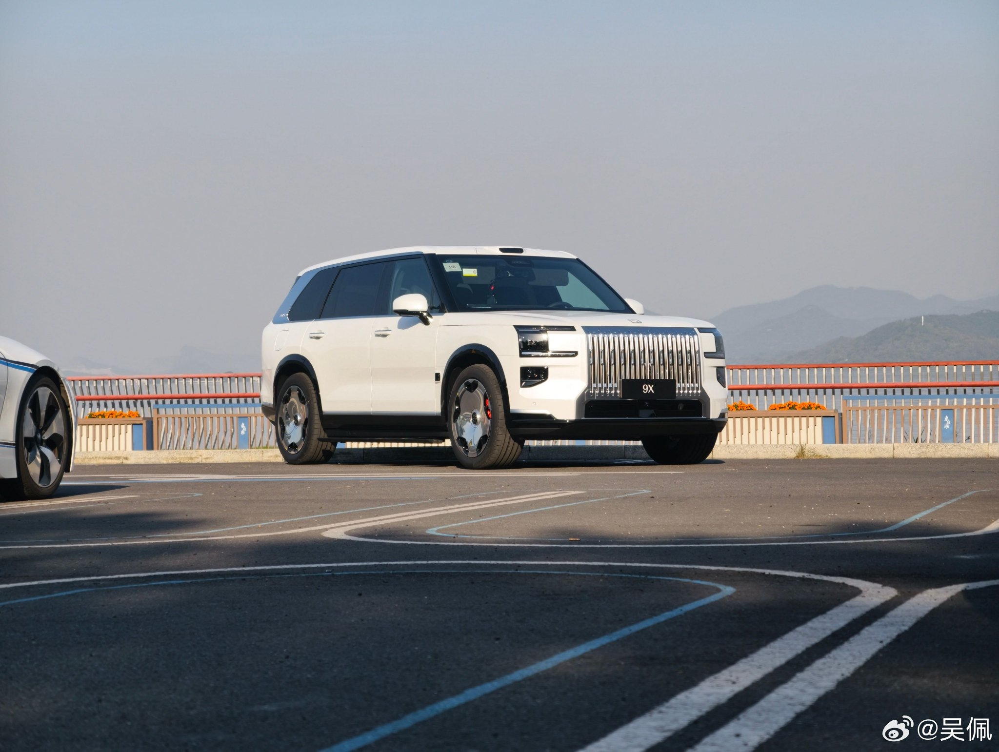 据说极氪9X准车主70%都选择了hyper版