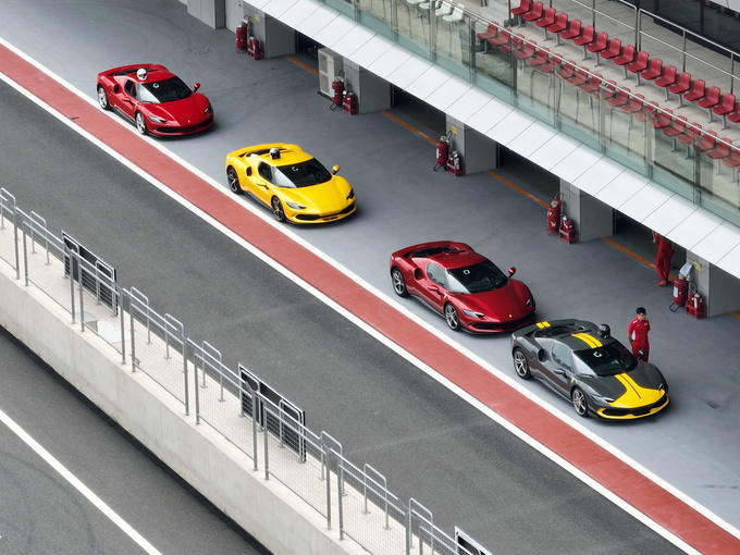 V6混动小排量的法拉利还是那个味吗?赛道试驾法拉利296 GTB超跑休闲区蓝鸢梦想 - Www.slyday.coM V6混动小排量的法拉利还是那个味吗?赛道试驾法拉利296 GTB超跑休闲区蓝鸢梦想 - Www.slyday.coM