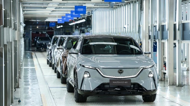 吴旭曦解码“全球好车”：不跟风堆料，EZ-60要做“趋势践行者”