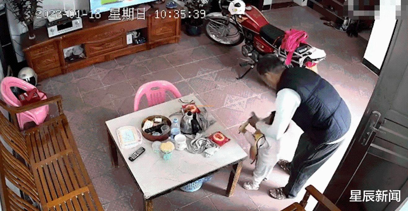 儿媳生了女儿遭公公“嫌弃”,监控记录真实一幕:嘴上说不喜欢,心里却美滋滋休闲区蓝鸢梦想 - Www.slyday.coM 儿媳生了女儿遭公公“嫌弃”,监控记录真实一幕:嘴上说不喜欢,心里却美滋滋休闲区蓝鸢梦想 - Www.slyday.coM