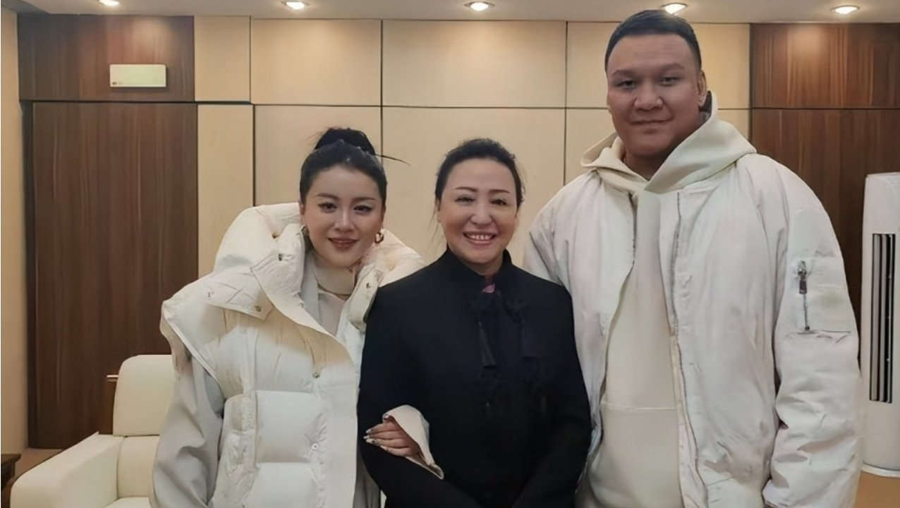 沈音知名声乐导师白丽萍夫妇因意外离世，曾培养李嘉格等众多歌手