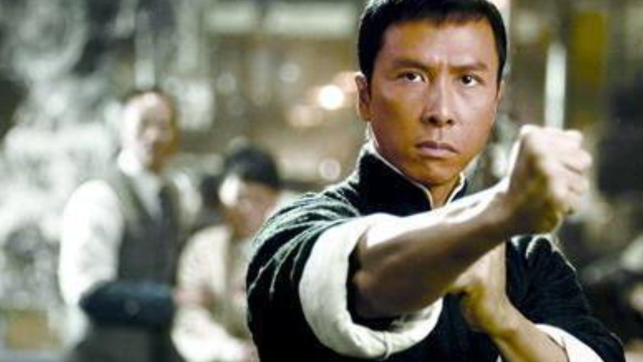 娱乐圈五大戏疯子：成龙第二，最后一位当红小花却比多数男人都拼
