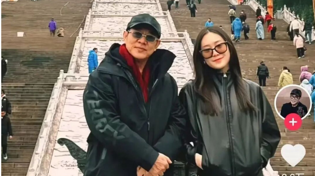 李连杰带女儿重游九华山