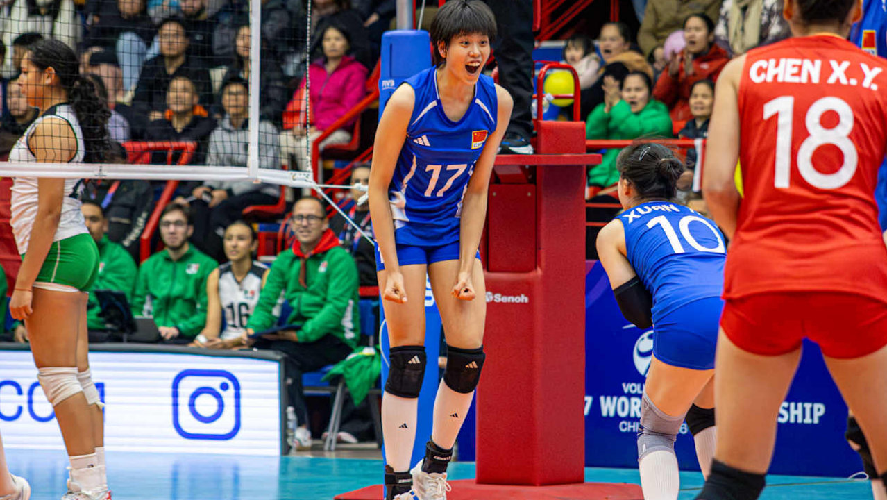 3战轰41分！中国女排15岁1米93新星崛起：小李盈莹逆袭冲冠