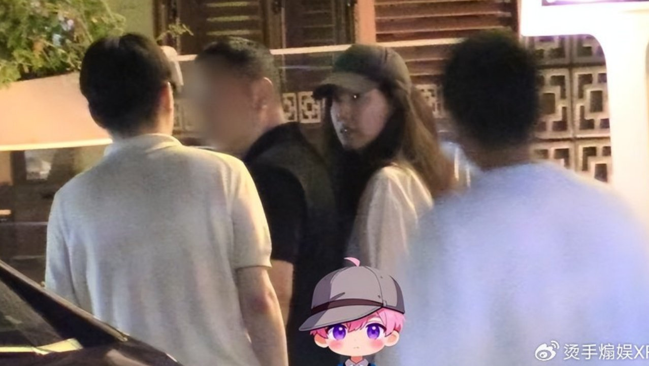 43岁高露圈外老公罕曝光，两人低调结婚15年，已育有一儿一女