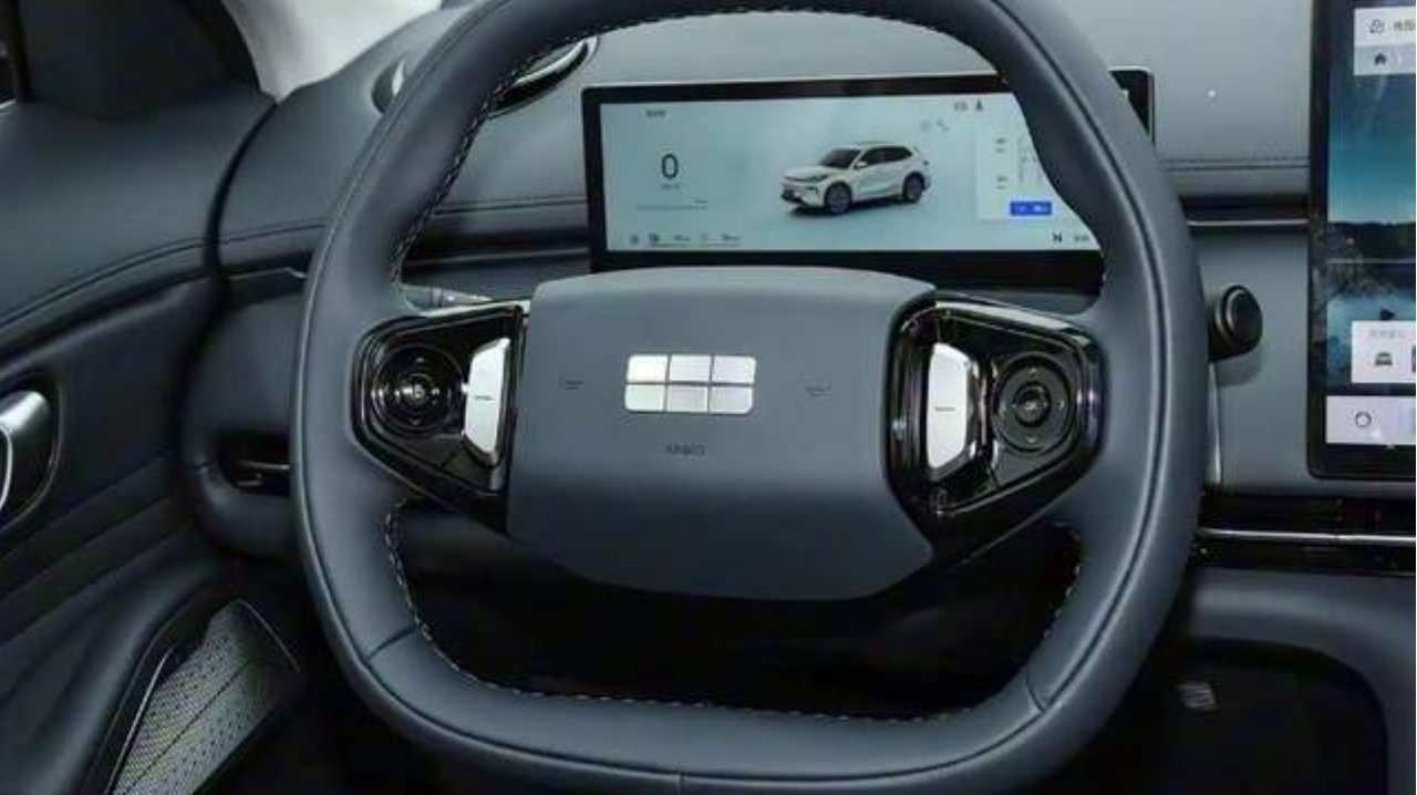 新款吉利银河星舰7为何卖得好？看完交车仪式，我有些懂了