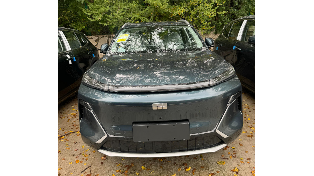 换装更强电机！新款吉利银河星舰7实拍，纯电续航达200km，能火？