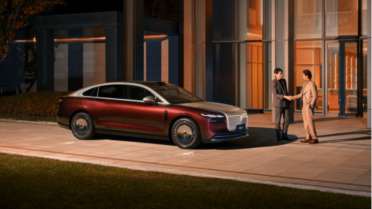 中国豪华轿车的“破晓”时刻！岚图追光L上市27.99万元起售