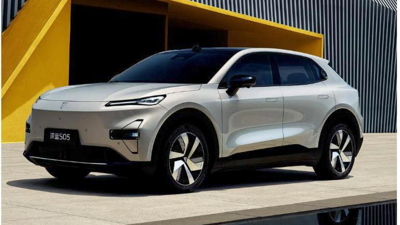 15万纯电SUV选购指南：深蓝S05与银河E5核心对决