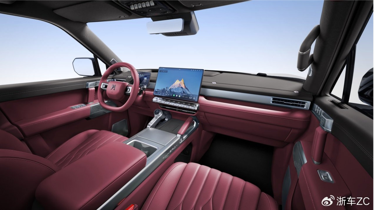 猛士M817锦川红内饰配色上新，新春出行就是要“红”出圈！