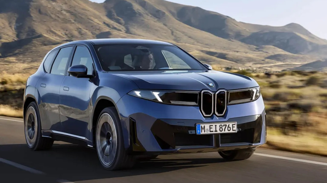 宝马iX3长轴版配异形屏，多款新能源车盘点，阿尔法·罗密欧限量版登场