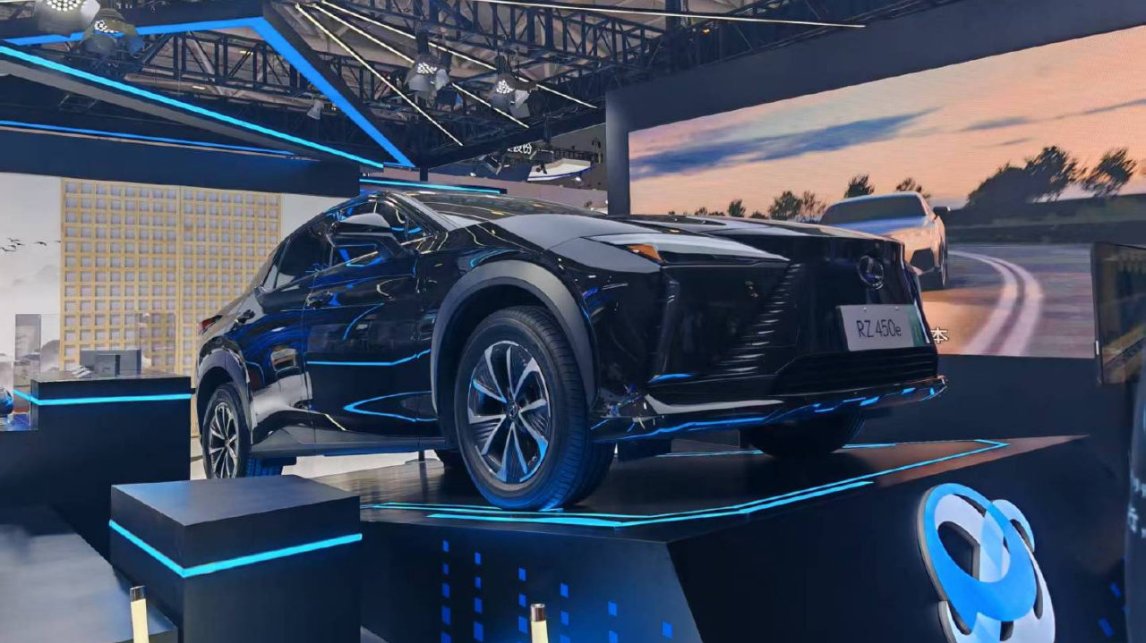 丰田为何抛弃全固态电池执念，在中国放手一搏？