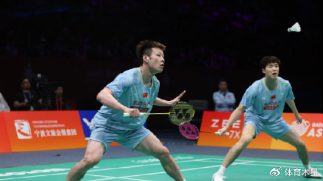 何济霆/任翔宇2-0黄劲腾/黄家豪，晋级八强