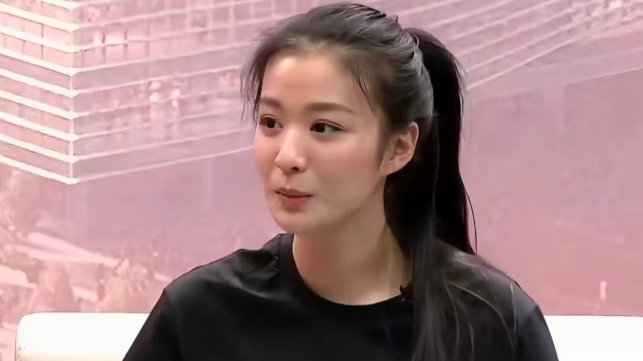 王楚然大一形体课全网考古 从小美到大 越扒越有料 远不止颜值能打