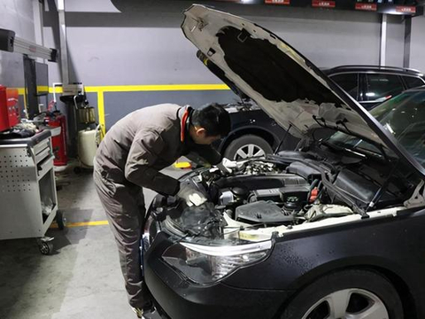 5000公里保养一次是骗局？修理工说出期限，车主很意外