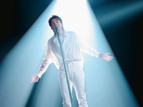 白举纲19岁携原创歌曲从川音少年蜕变为摇滚赤子