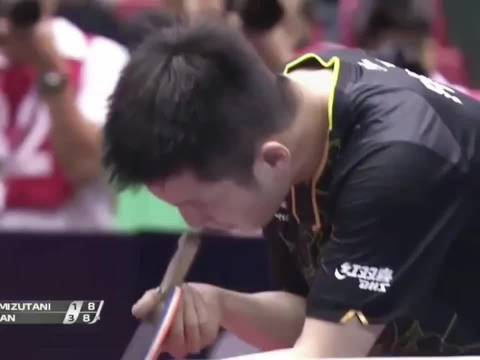 18岁的樊振东就这么暴力，面对日乒一哥水谷隼，小胖直接绅士横扫