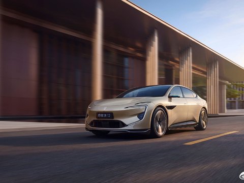 阿维塔07搭载华为智驾鸿蒙座舱，明星嘉宾齐赞科技体验