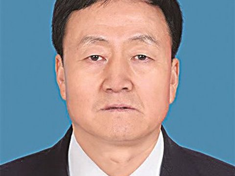 新当选的市人大常委会副主任