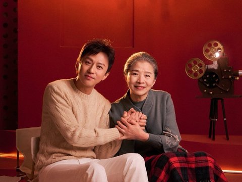 邓超黄子弘凡同台献唱快乐老马