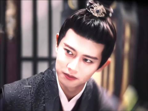 年上就这样秒看穿 然后配合你演戏