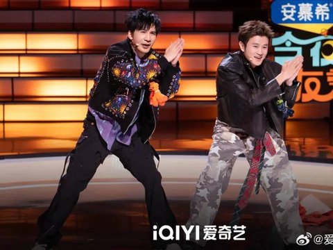 纯粹好笑的《今夜喜友秀》，成了年轻人的2026第一嘴替